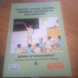 Librarika: IKINYARWANDA: Umwaka Wa Gatatu. Igitabo Cy' Umunyeshuri