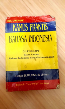 Kamus Praktis Bahasa Indonesia